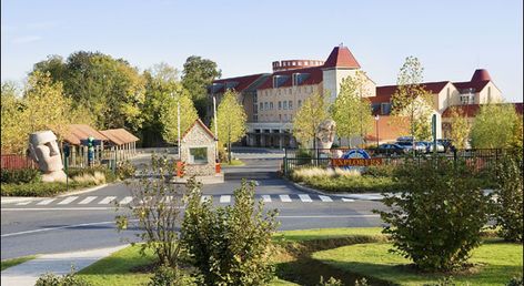 Explorers Hotel
