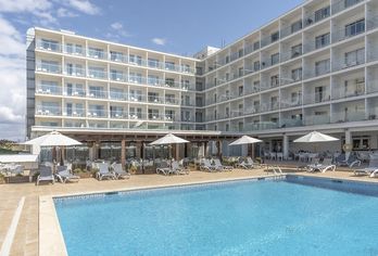 Hotel, Alua Leo