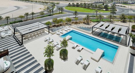 Holiday Inn Dubai Al-Maktoum Airport