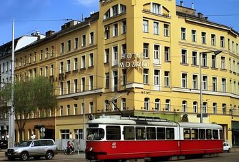 Hotel, Hotel Mozart