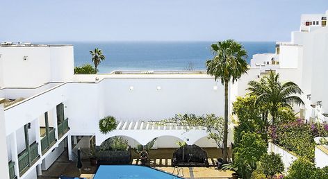 Aparthotel Esquinzo Y Monte del Mar