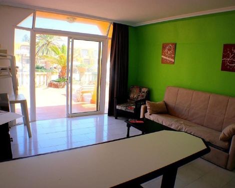 Apartamentos La Pirámide-0