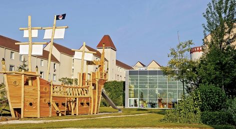 Explorers Hotel