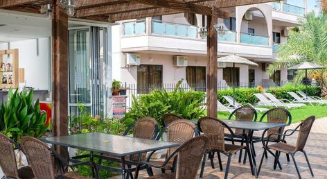 Rose Hotel