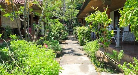 Mertha Jati Hotel & Bungalow By Zuzu