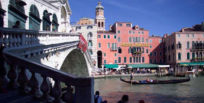 Rialto Hotel