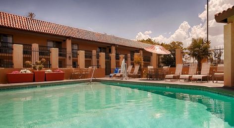 Best Western Plus A Wayfarer's Inn and Suites