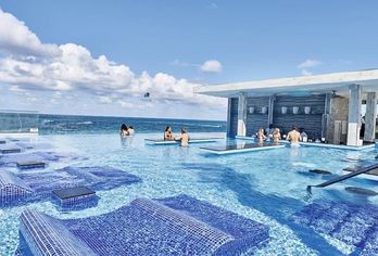 Hotel, Hotel RIU Palace Paradise Island