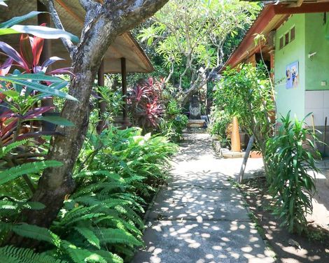 Mertha Jati Hotel & Bungalow By Zuzu-3