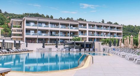 Lagomandra Beach Hotel