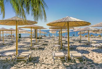 Costa Lindia Beach