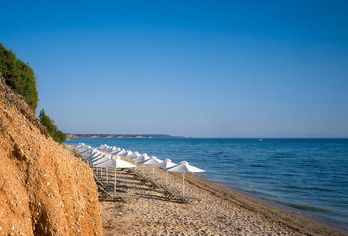 Hotel, Portes Theros