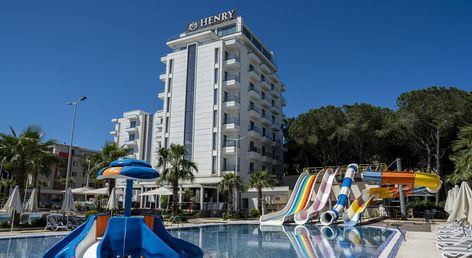 Henry Resort & Spa