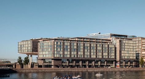 DoubleTree by Hilton Amsterdam Centraal Station