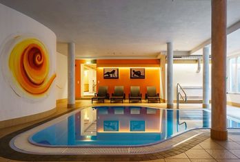 Hotel, Hotel Alpina Resort