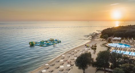 Maistra Select Amarin Resort