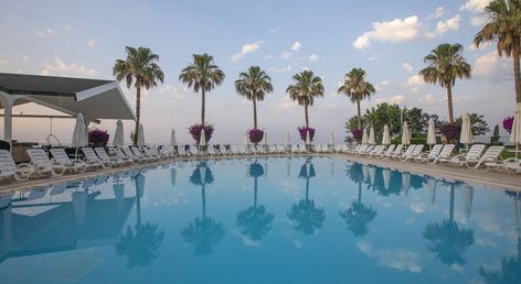 Falcon Hotel